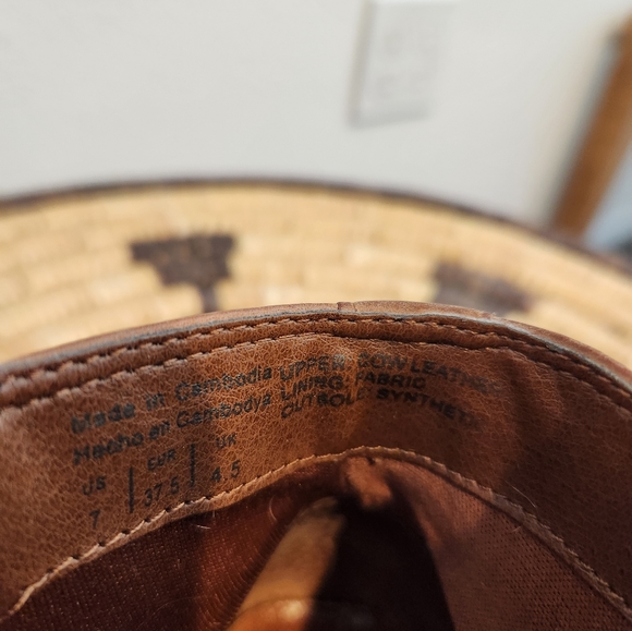 ALDO leather almond toe low bootie - Picture 3 of 10